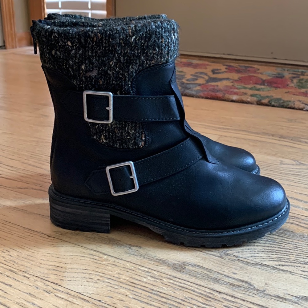 Muk Luks- Luk-ees booties - Women’s Size 8.